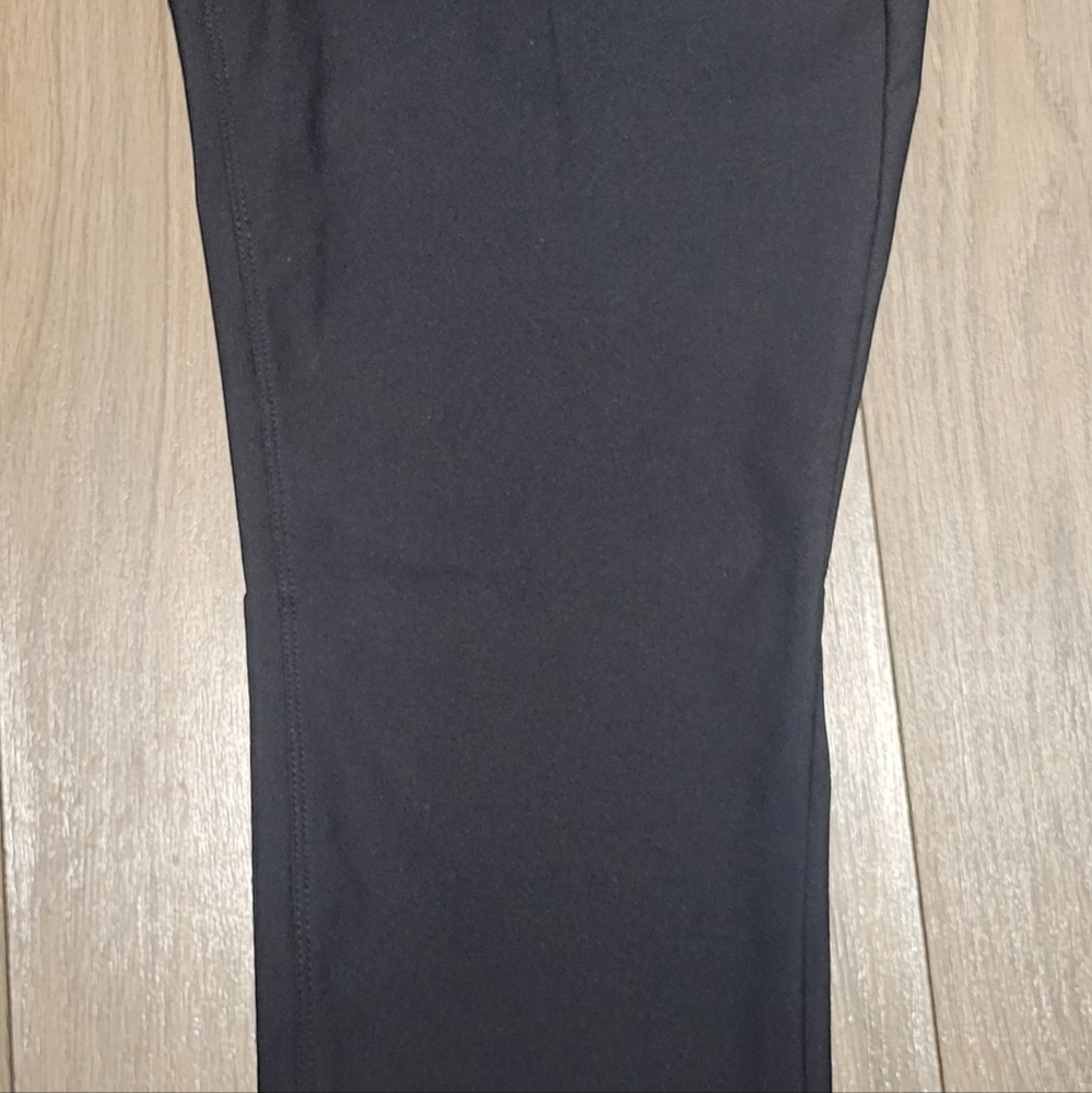 GAP, tech modern khtru  black
